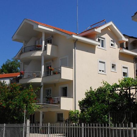 Apartments Teodo Esterno foto